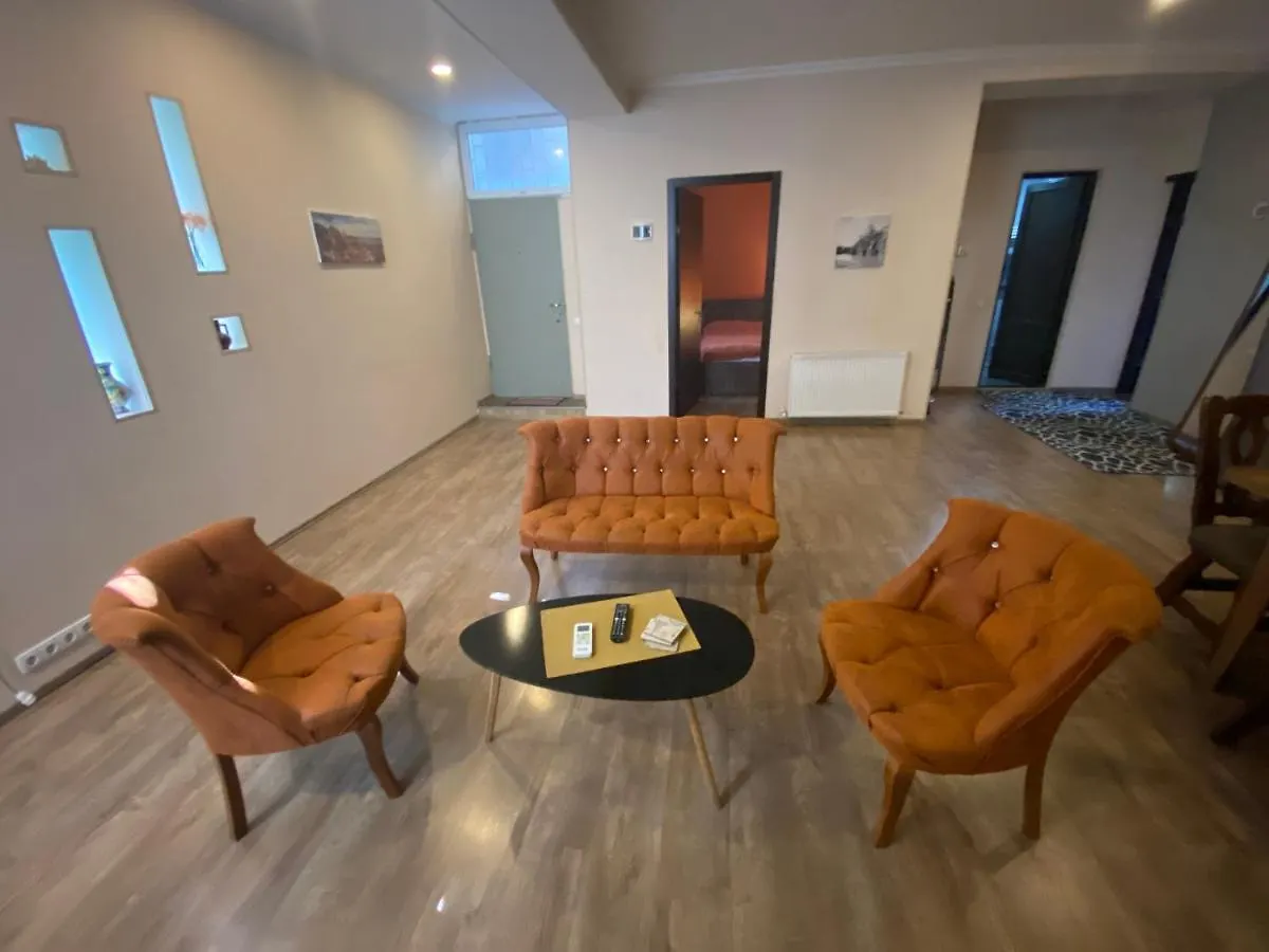 2-Bedroom Apartment On Historic Mtatsminda Тбилиси