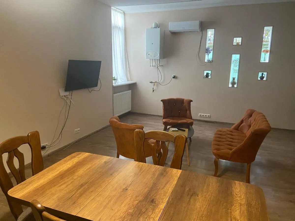 2-Bedroom Apartment On Historic Mtatsminda Тбилиси